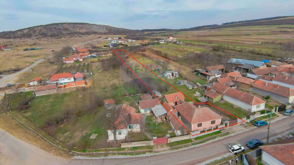 De vânzare Casā + Teren 2685 mp Intravilan, Betfia, Bihor