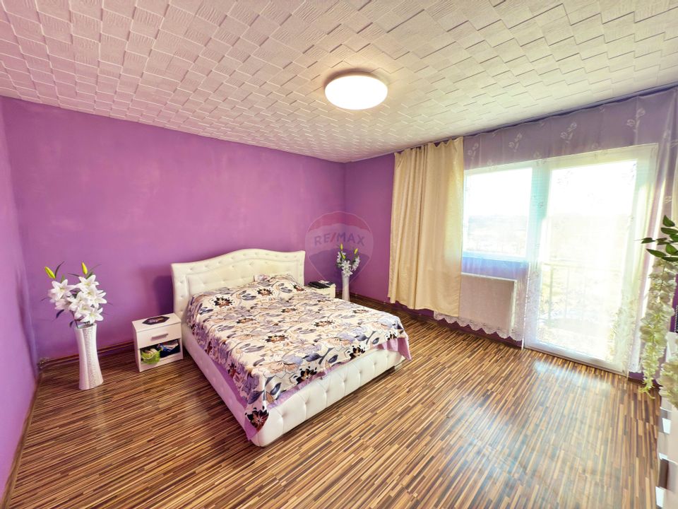 Casă cu 4 camere de vânzare în Vladimirescu, jud. Arad