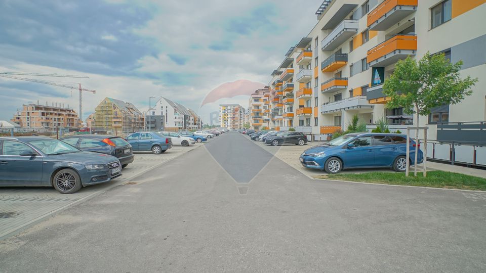 Garsoniera generoasa cu loc de parcare,  Grandis Tractorul