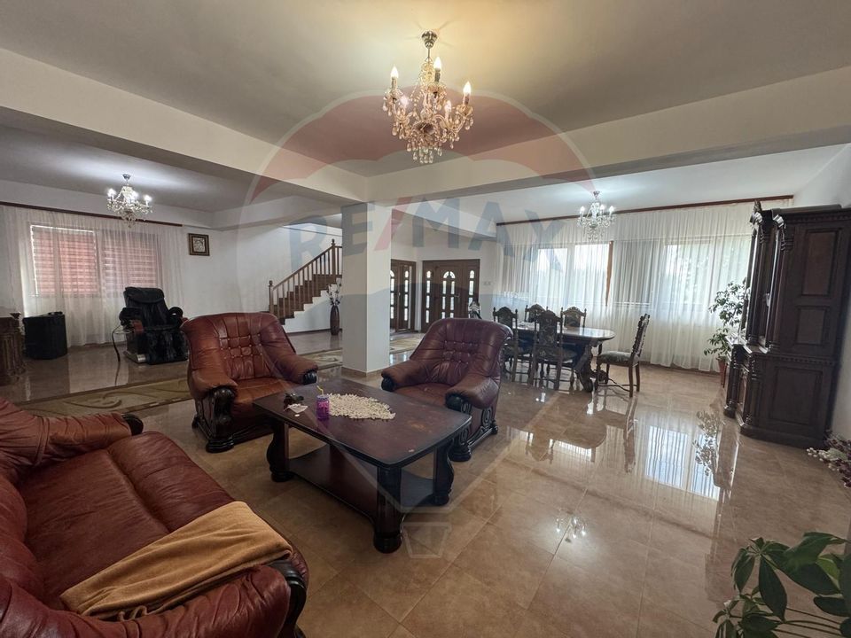 6 room House / Villa for sale