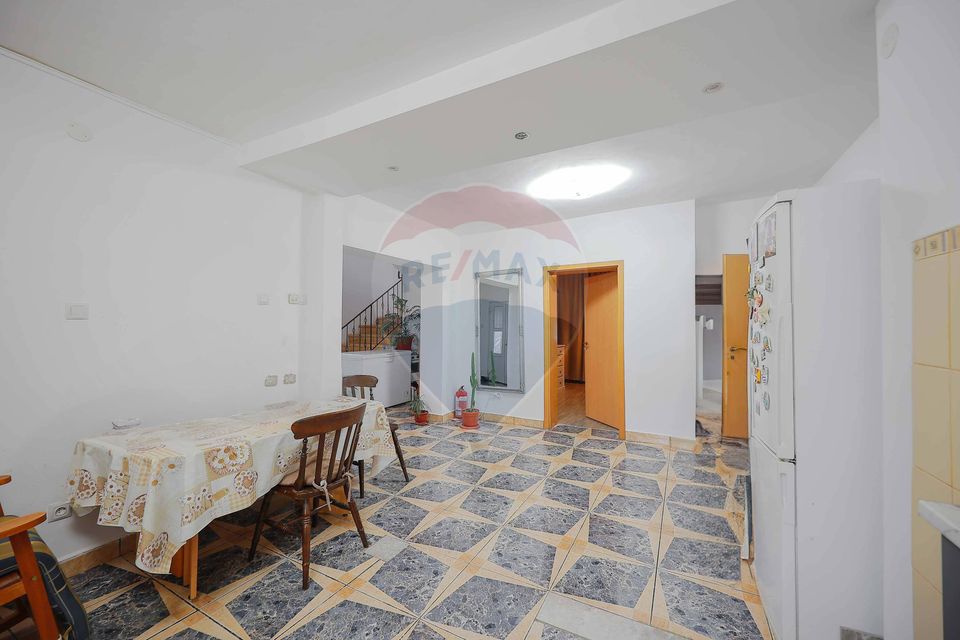 11 room Hotel / Pension for sale