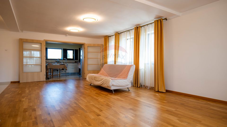 5 room House / Villa for sale