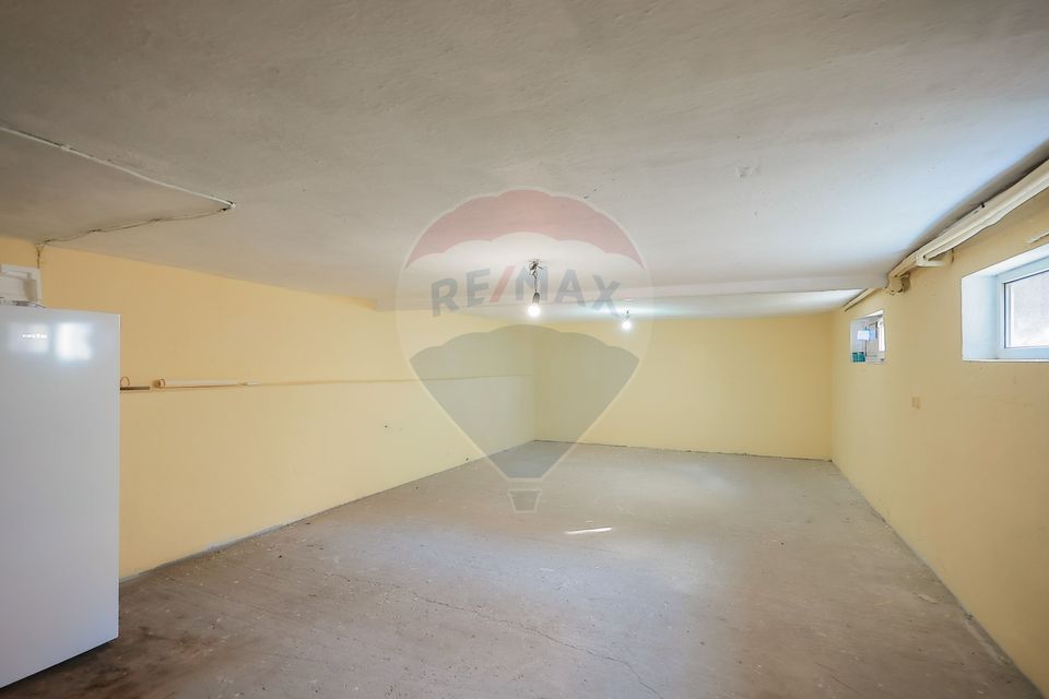 Casă de vânzare pentru locuit sau cabinete/birouri, zona Cantemir