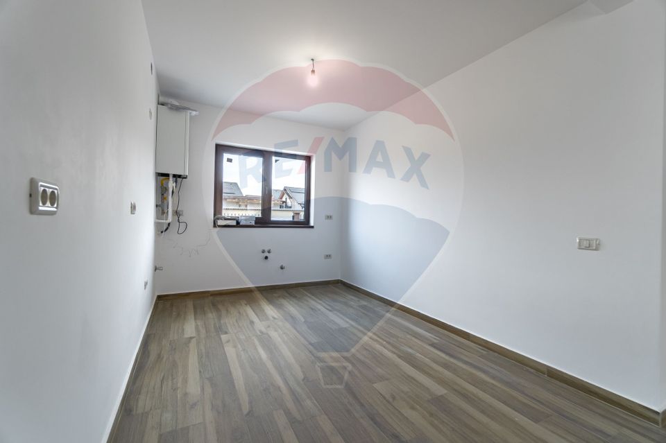 4 room House / Villa for sale