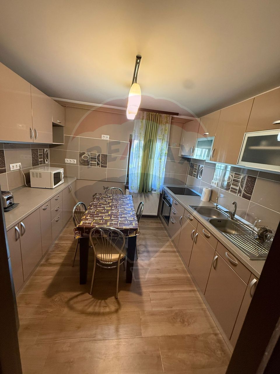 4 room Apartment for rent, Republicii area