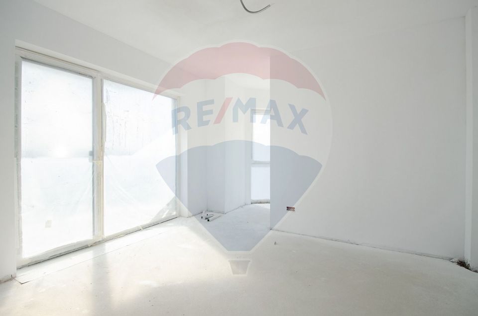 Apartament cu 2 camere de vânzare nou + Loc de parcare!