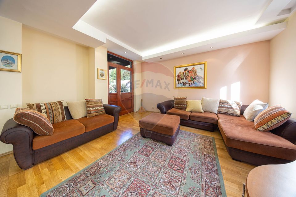 Vilă Moieciu, 375 mp util + teren 2.992 mp, View - Comision 0