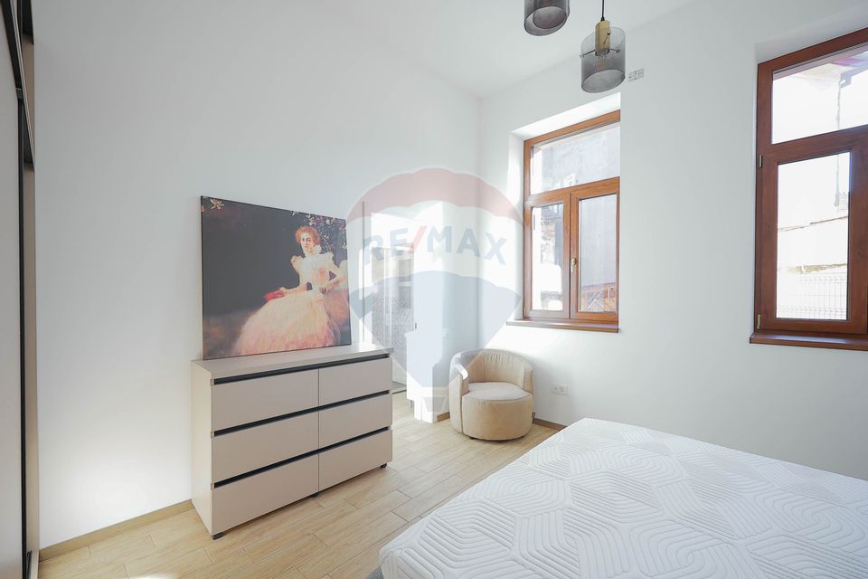 De vânzare 2 apartamente complet renovate Ultracentral
