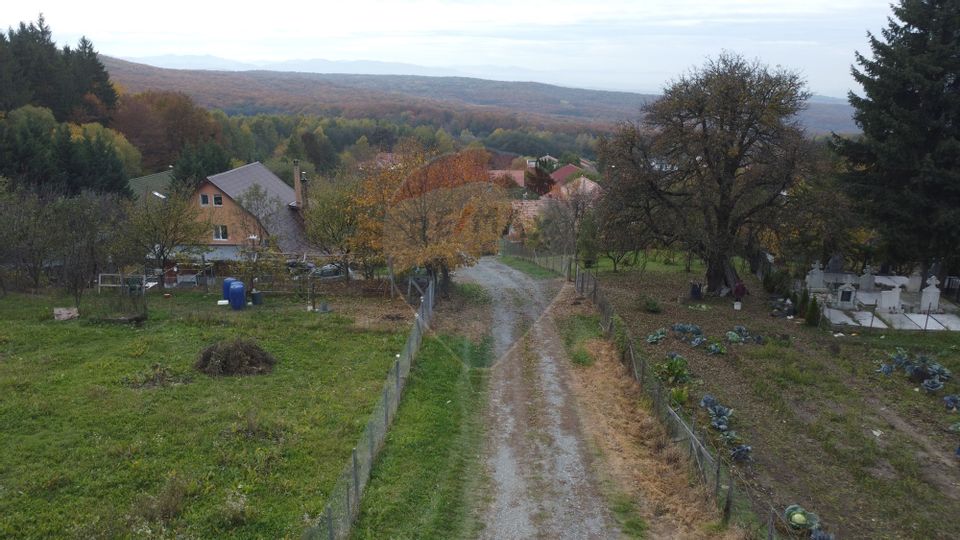 Teren de vanzare în Faget 1542 mp cu panorama