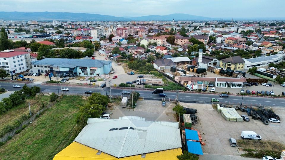 1,400sq.m Commercial Space for rent, Est area