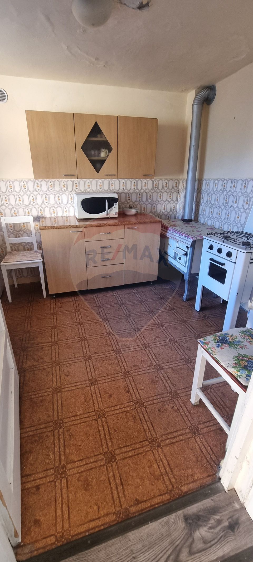 Casă 3 camere de vânzare în zona Mosnei str. Anton Pann