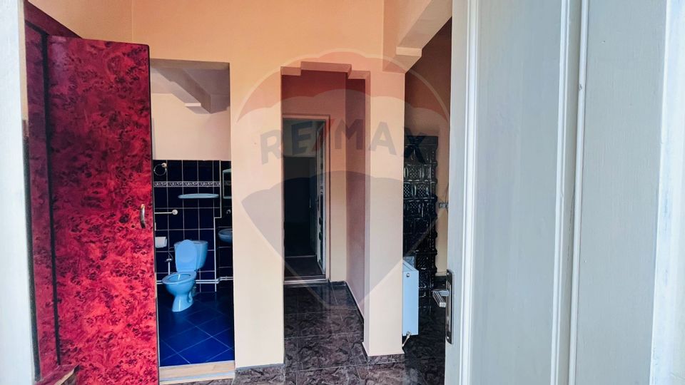 Casă / Vilă cu 3 camere de vânzare în zona Eminescu