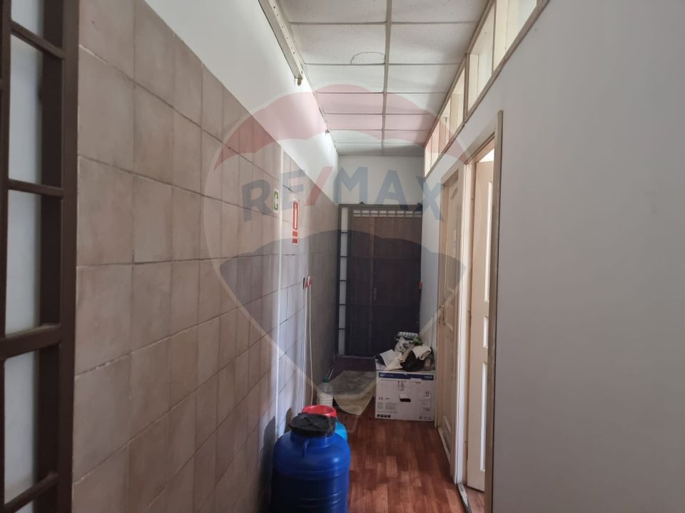 255sq.m Commercial Space for rent, Est area