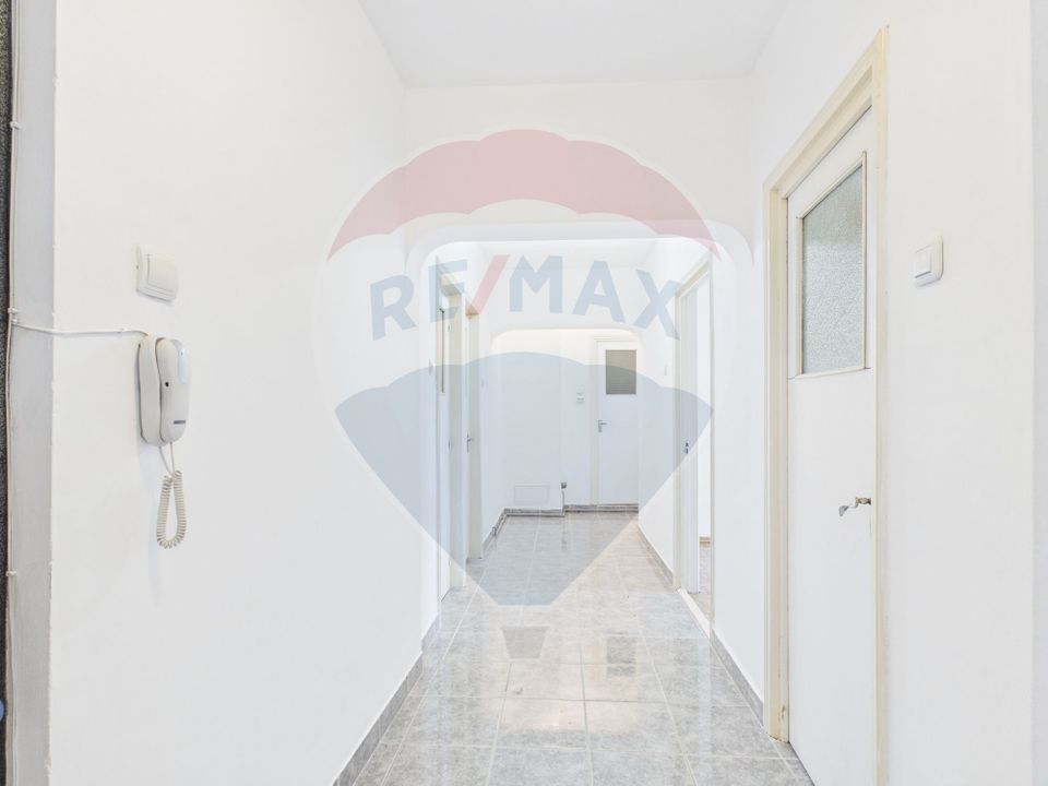 Apartament 3 camere, decomandat de vânzare în zona Aparatorii Patriei