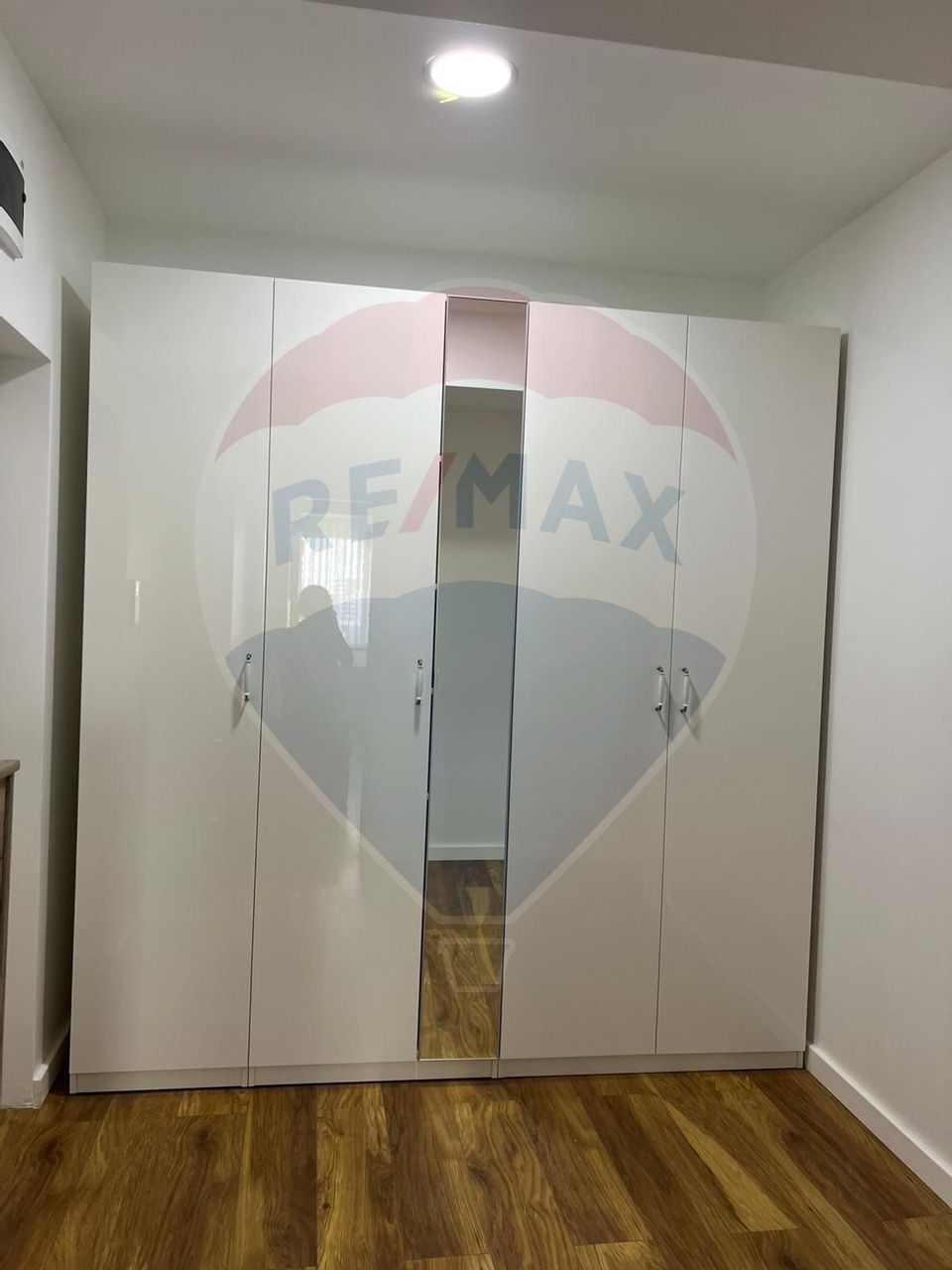 Apartament cu 2 camere de închiriat în zona Pipera