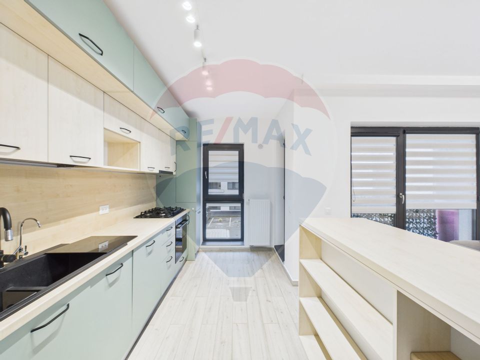 Apartament cu 3 camere de vânzare în zona Lujerului