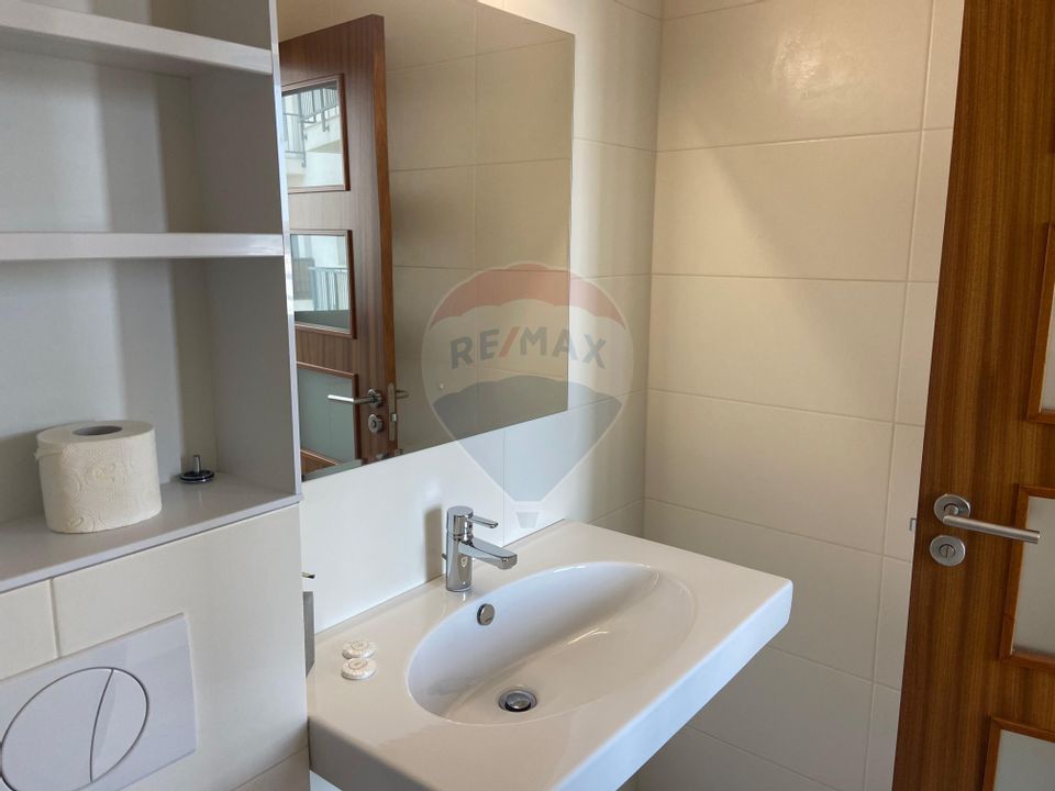 Apartament cu 3 camere de închiriat în zona Semicentrală