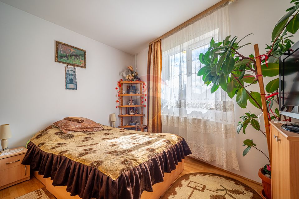 House FOR SALE in Bușteni, with superb views of the Bucegi Mountains