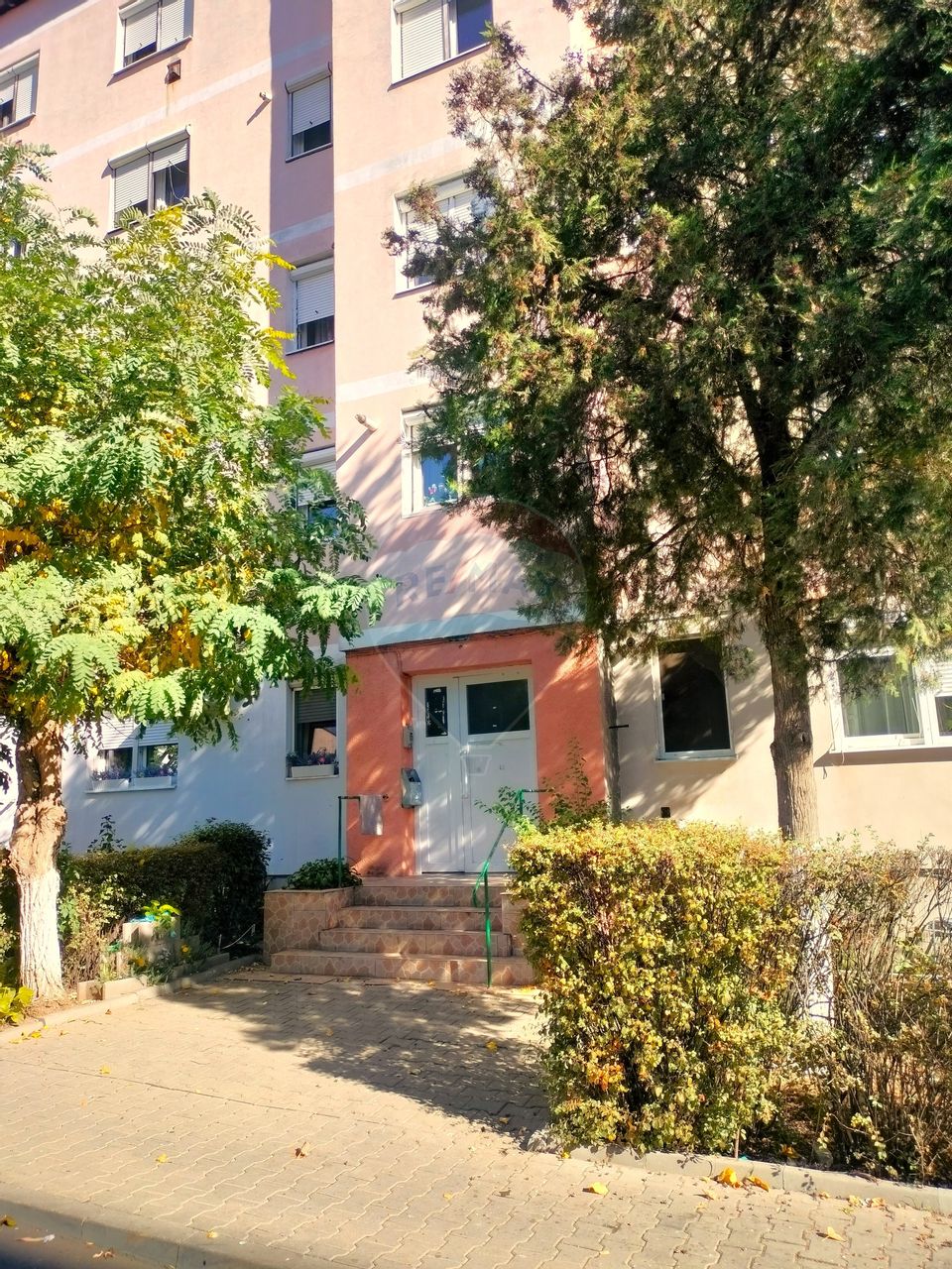 Apartament doua camere,etaj 1