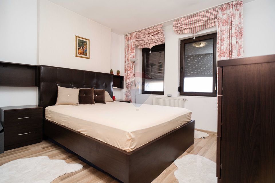 Apartament cu 3 camere de vânzare în zona Nicolina