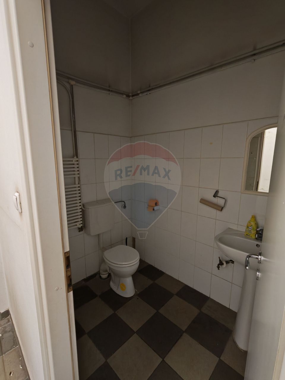 230.99sq.m Commercial Space for rent, Ultracentral area