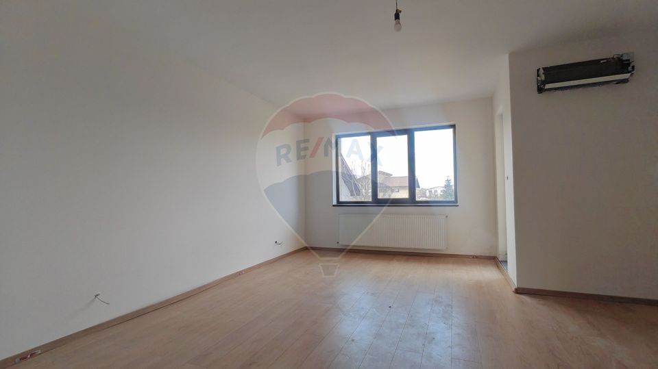 Villa for sale in Berceni, land 1161 sqm | Investment opportunity