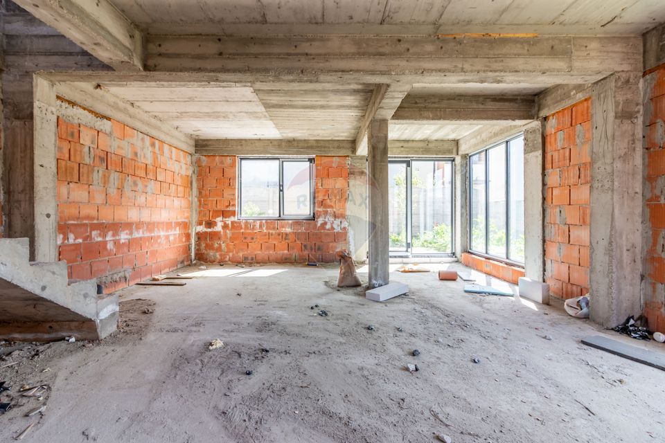 Casa / Vila la rosu in Chitila / Strada Rudeni - teren 264 mp