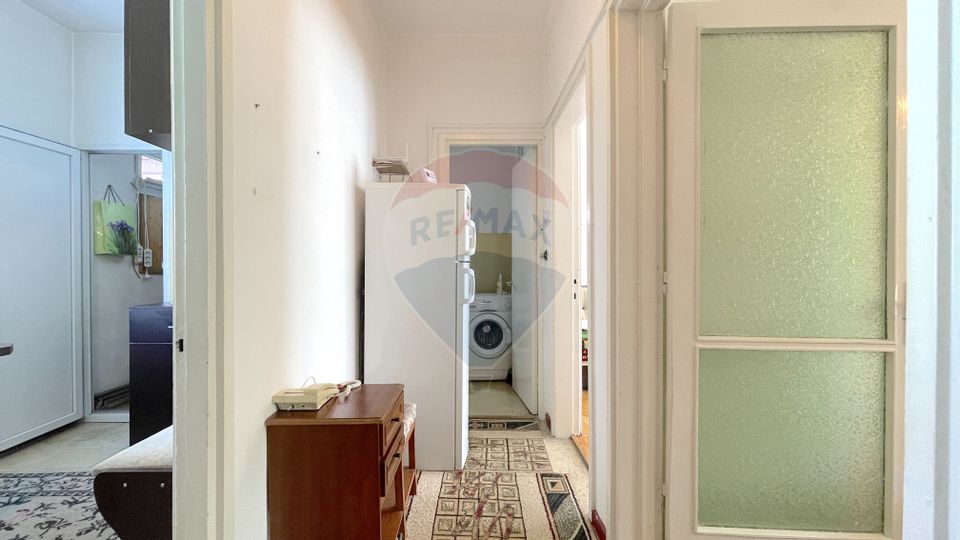 Apartament cu 2 camere de închiriat în zona Tractorul