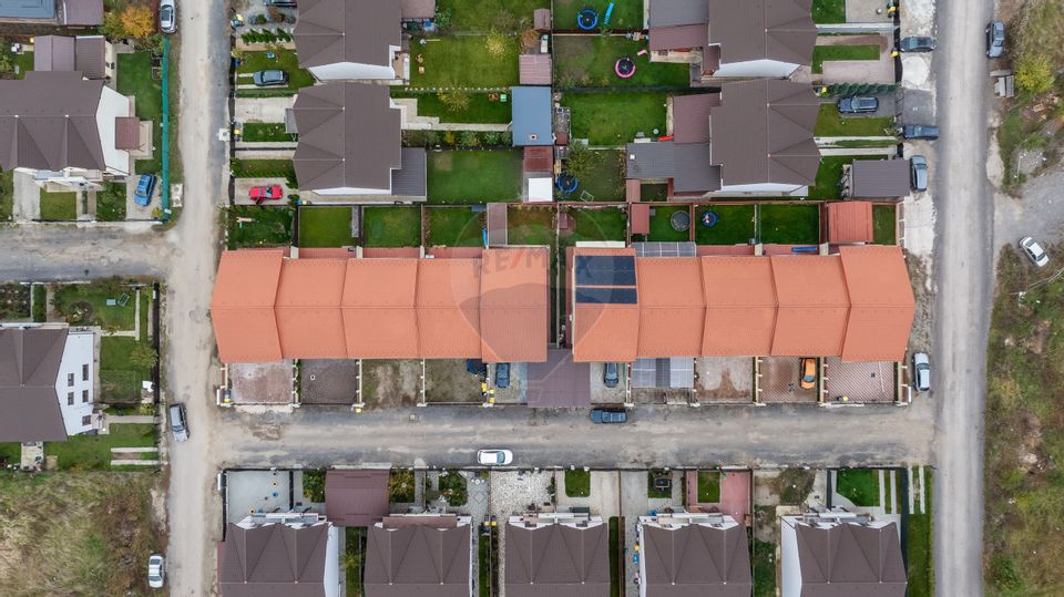 Comision 0 | Casă înșiruită de vânzare în Sânpetru