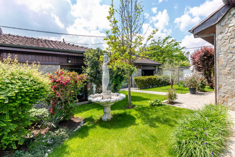 Vilă + casă de oaspeți + casă angajați | 12 camere | 530mp | Mogoșoaia