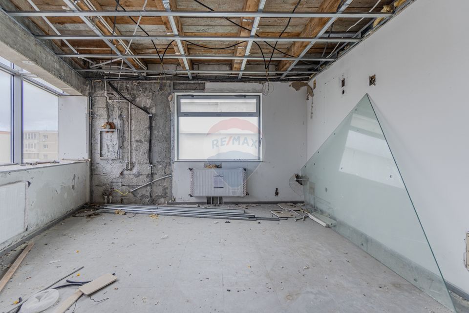 Cladire de 902 mp utili de vânzare, zona Grivitei - DN 13, COMISION 0