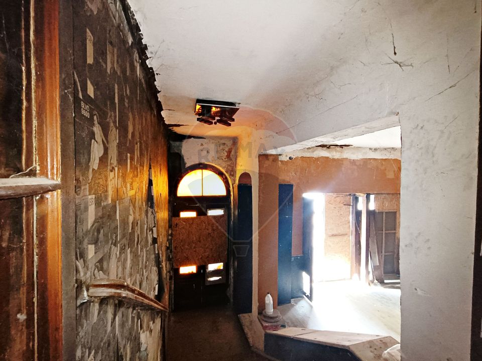 Vanzare Vila Interbelica Stradala, Pta Regina Maria, Ocazie Investitie