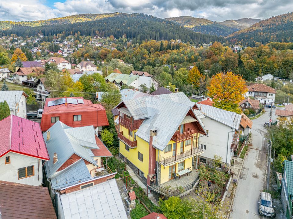 House FOR SALE in Bușteni, with superb views of the Bucegi Mountains