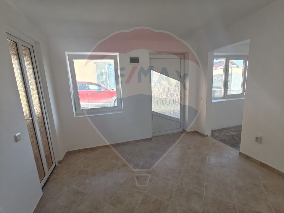 Spațiu comercial suprafata 240mp, curte generoasa, de inchiriat