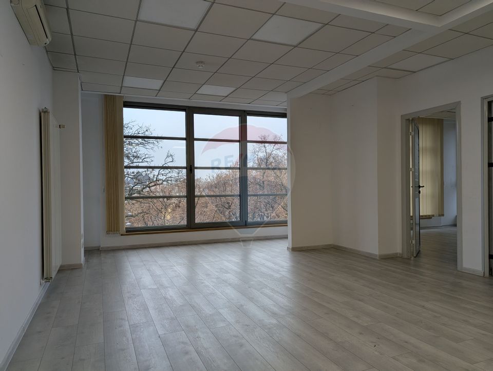 Spațiu de birouri de 251mp de închiriat în zona Aviatorilor
