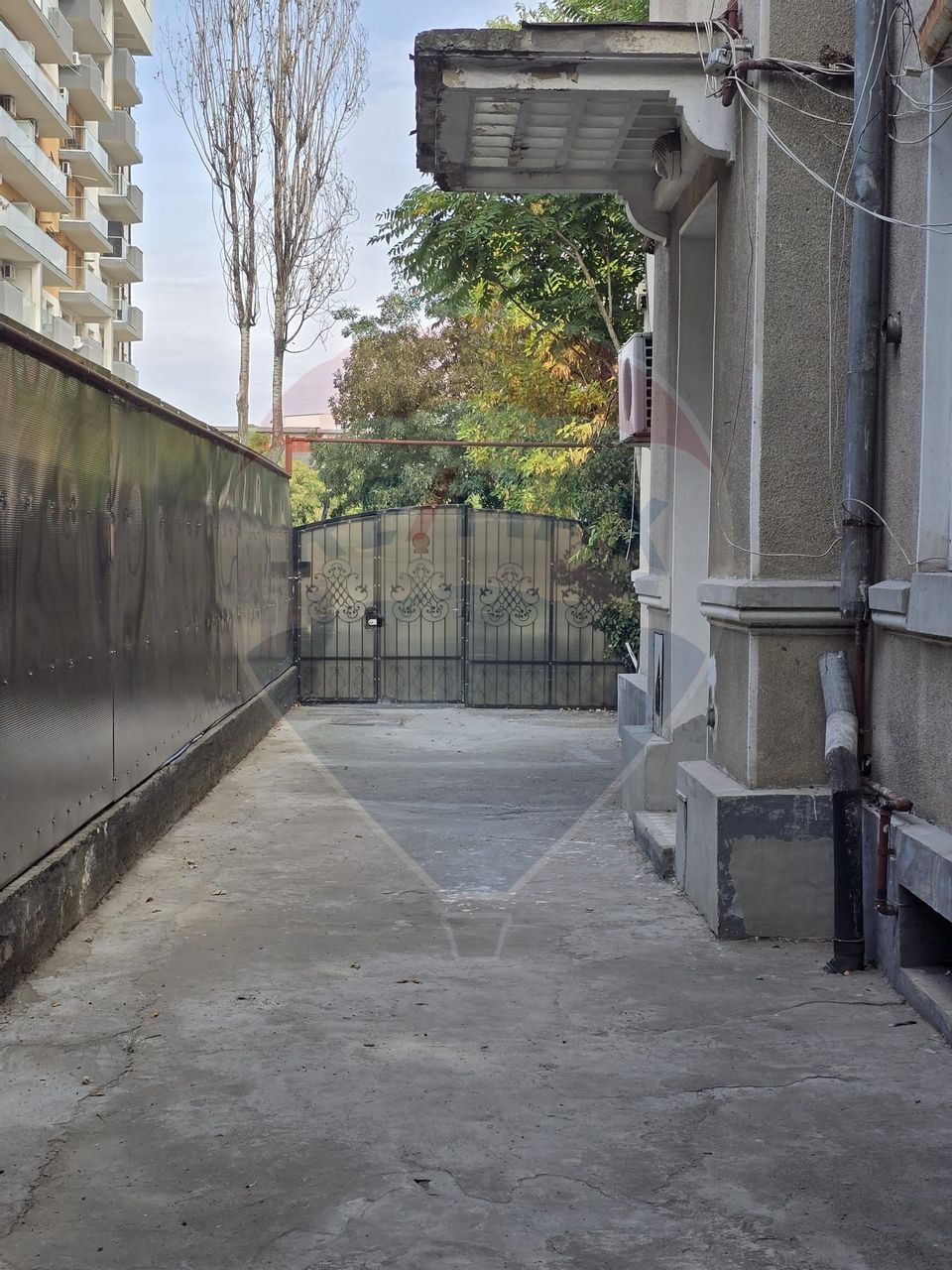 DE VANZARE Casă / Vilă cu 11 camere de vânzare în zona Parcul Carol