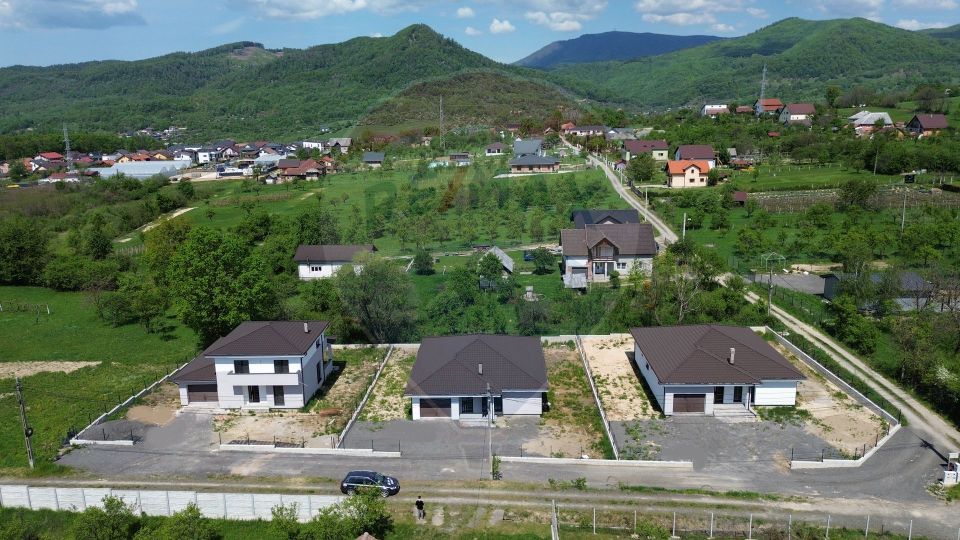 6 room House / Villa for sale, Est area