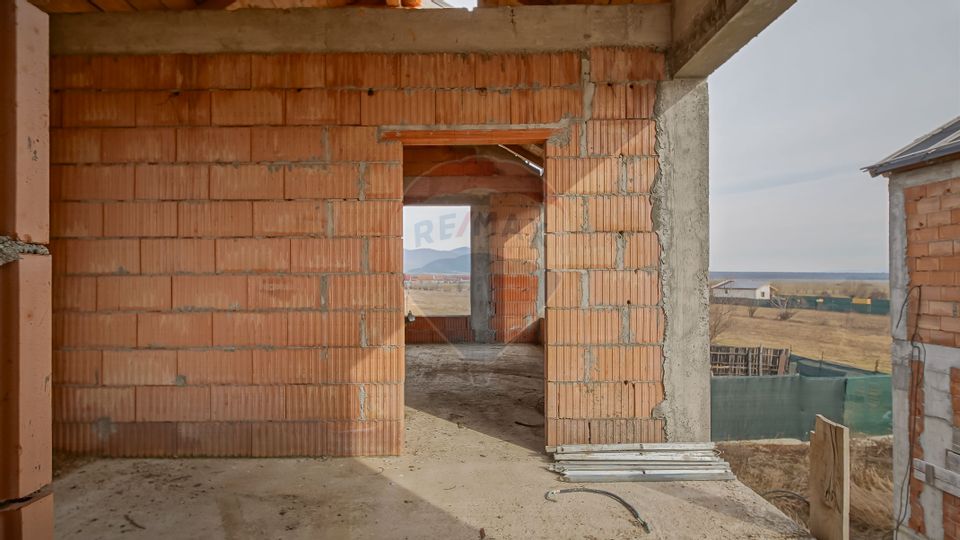 COMISION 0% Casă Individuala La Rosu cu teren de 4000 mp in Crizbav