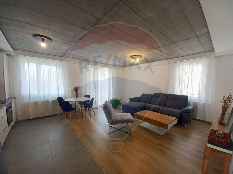 Apartament cu 3 camere de închiriat în zona Europa