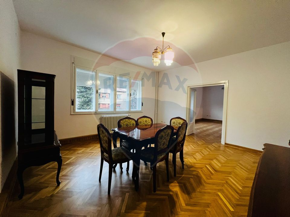 Apartament boem 5 camere zona ultracentrala etajul 1