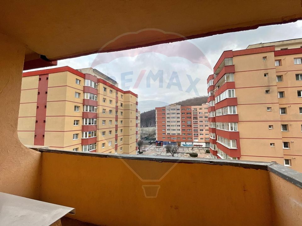 Apartament de 3 pe Pietonală Răcădău