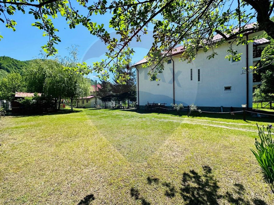 Pensiune + Vila pe malul raului Lotru-Malaia,Valcea