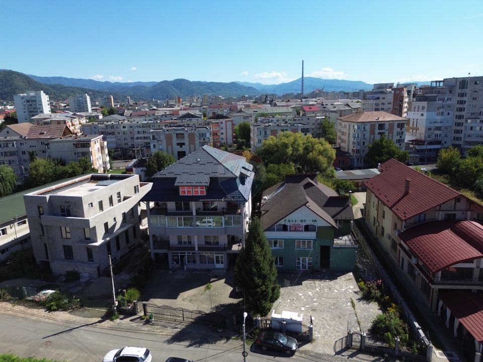 Spațiu / birouri în suprafață de 1200 / 1300 mp teren Central BM