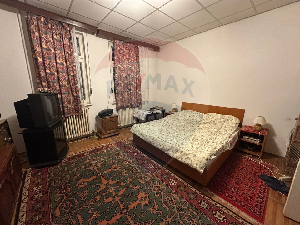 6 room House / Villa for sale