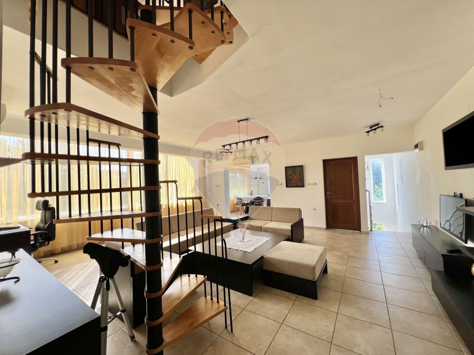 8 room House / Villa for sale