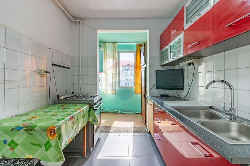 Apartament cu 3 camere de vânzare în zona Titan