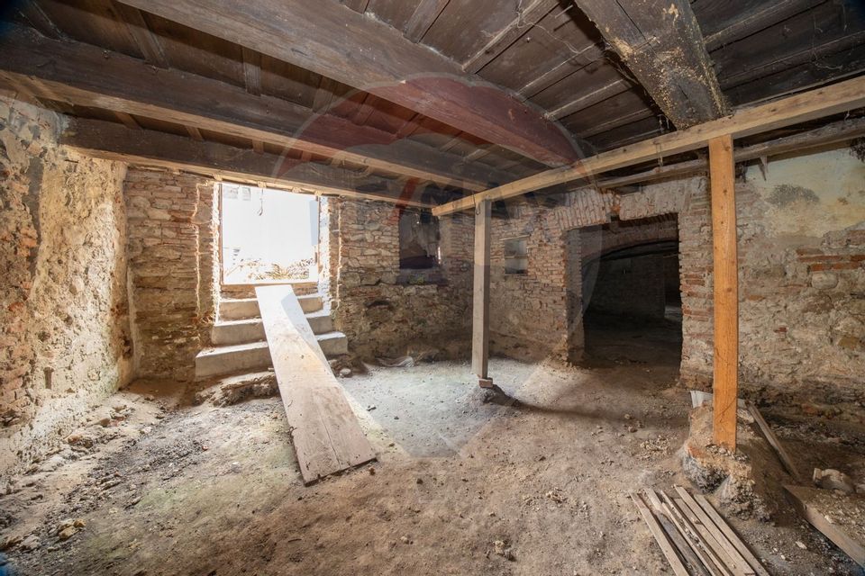 8 room House / Villa for sale, Central area