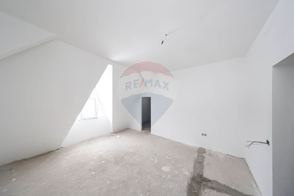 Proprietate specială - CAMIN DE BATRANI, LOC DE EVENIMENTE, FABRICA
