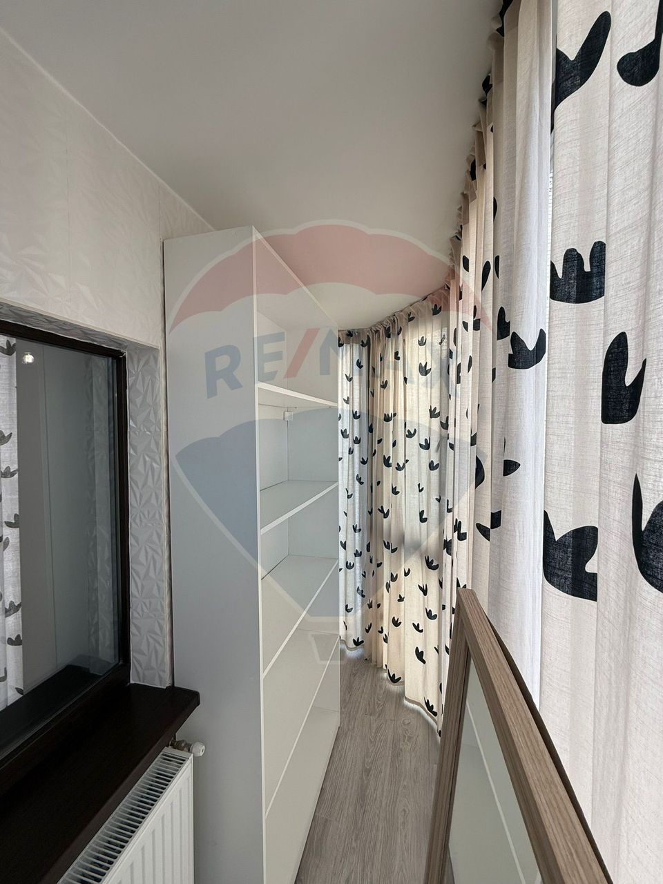 de inchiriat 3 camere, 70 mp, ultrafinisat, 3/4, centrala