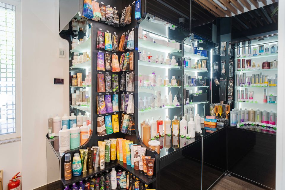 CLADIRE COMERCIALA CU SPATII OPEN SPACE